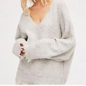 FREE PEOPLE Size Small Gray V-Neck Frayed Hem Sweater